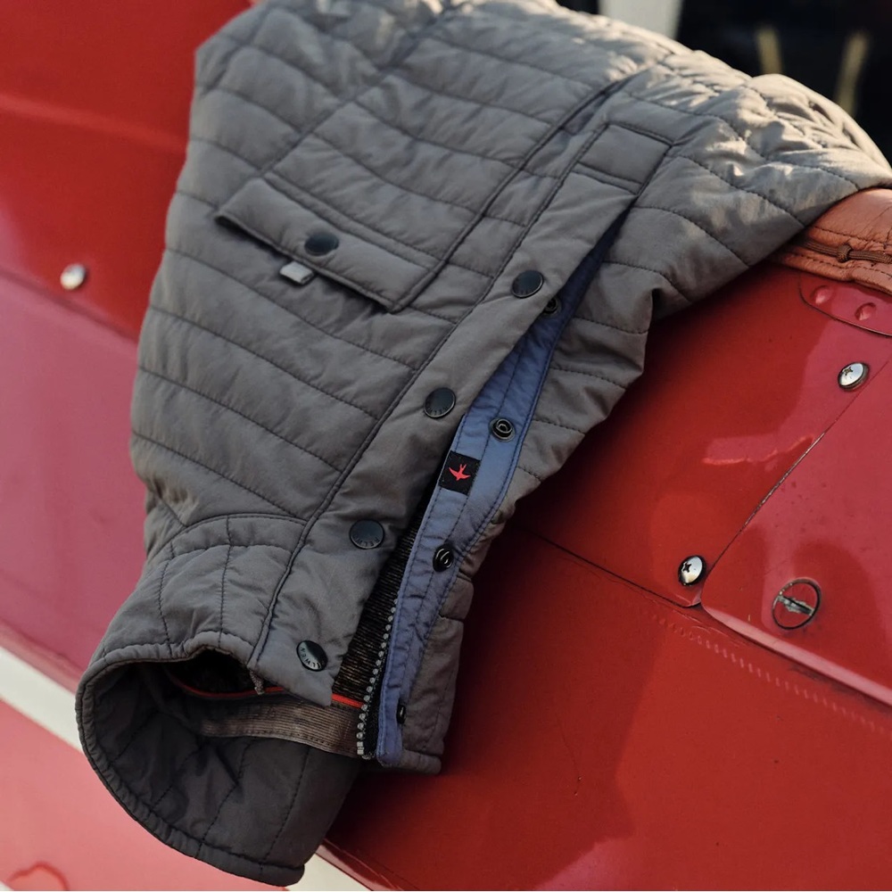 For everyday wear in the chillier months. Brand new Relwen Windzip popover - Picture 3 of 3